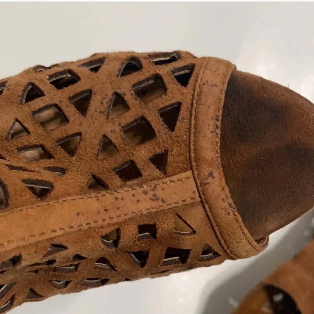 Steve Madden Karridi Brown Cutout Suede Bootie Open Toe Size 6.5